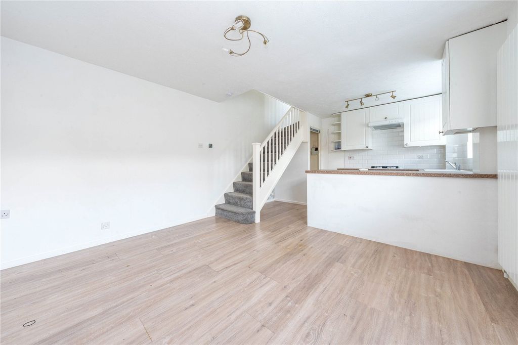 Property photo 2 of 10 Picture No. 18