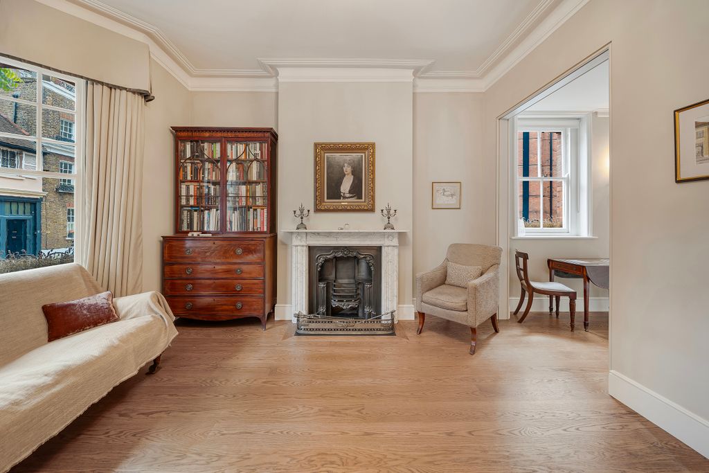 Property photo 3 of 11