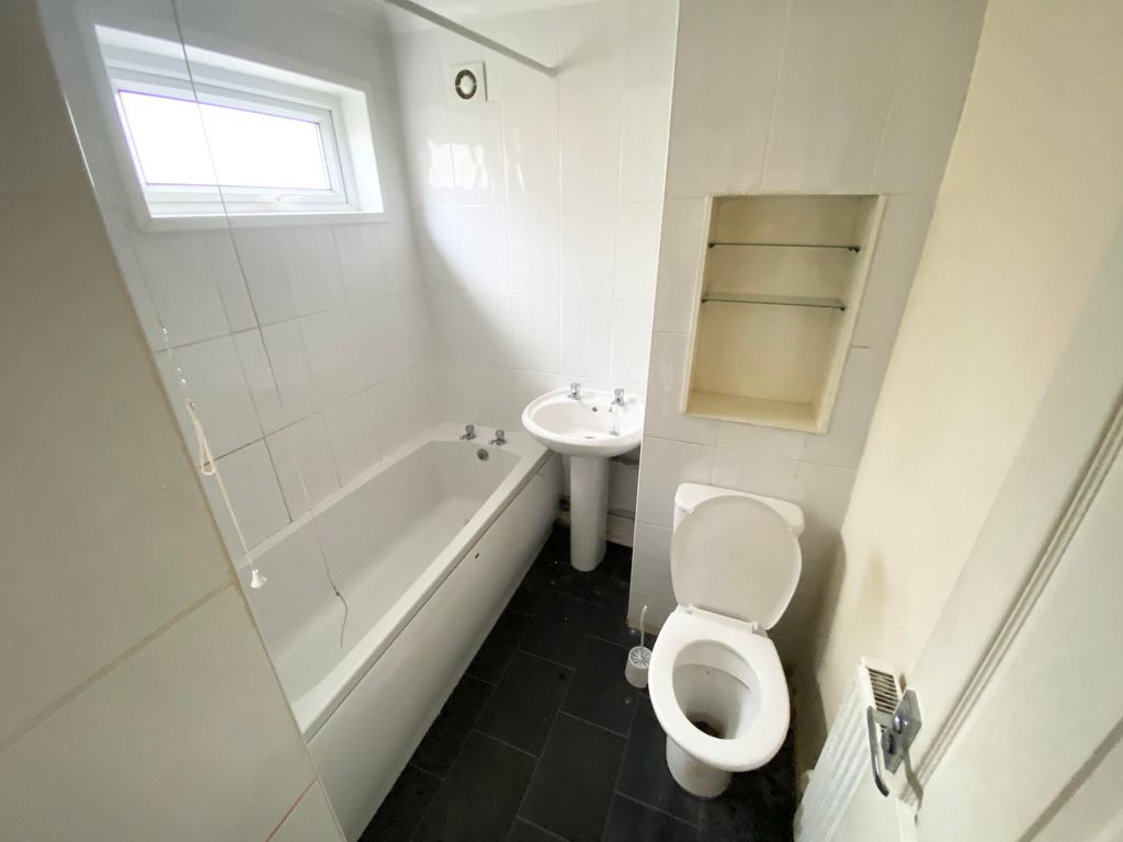 Property photo 3 of 10 Image