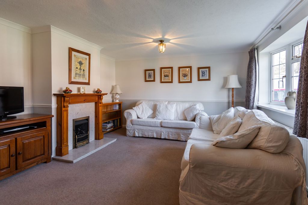 Property photo 2 of 29