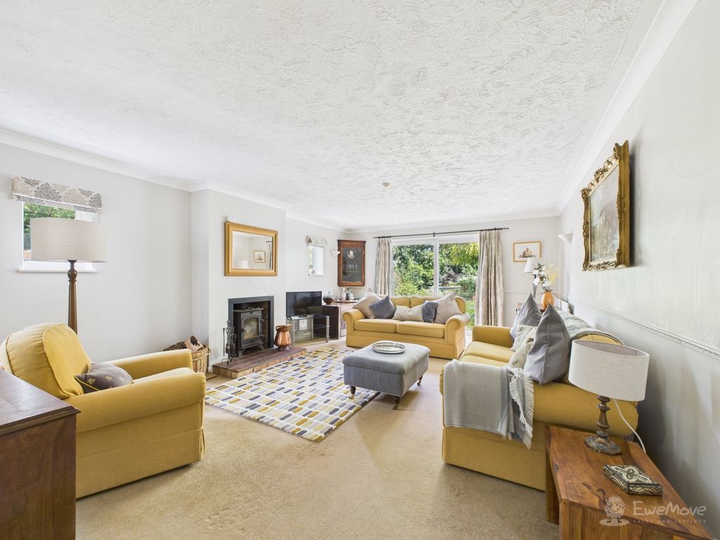 Property photo 2 of 34 Living Room- Mark Stephens Ewemove Newmarket And S