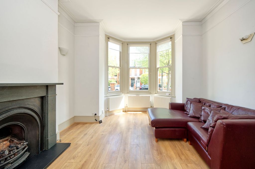 Property photo 3 of 19