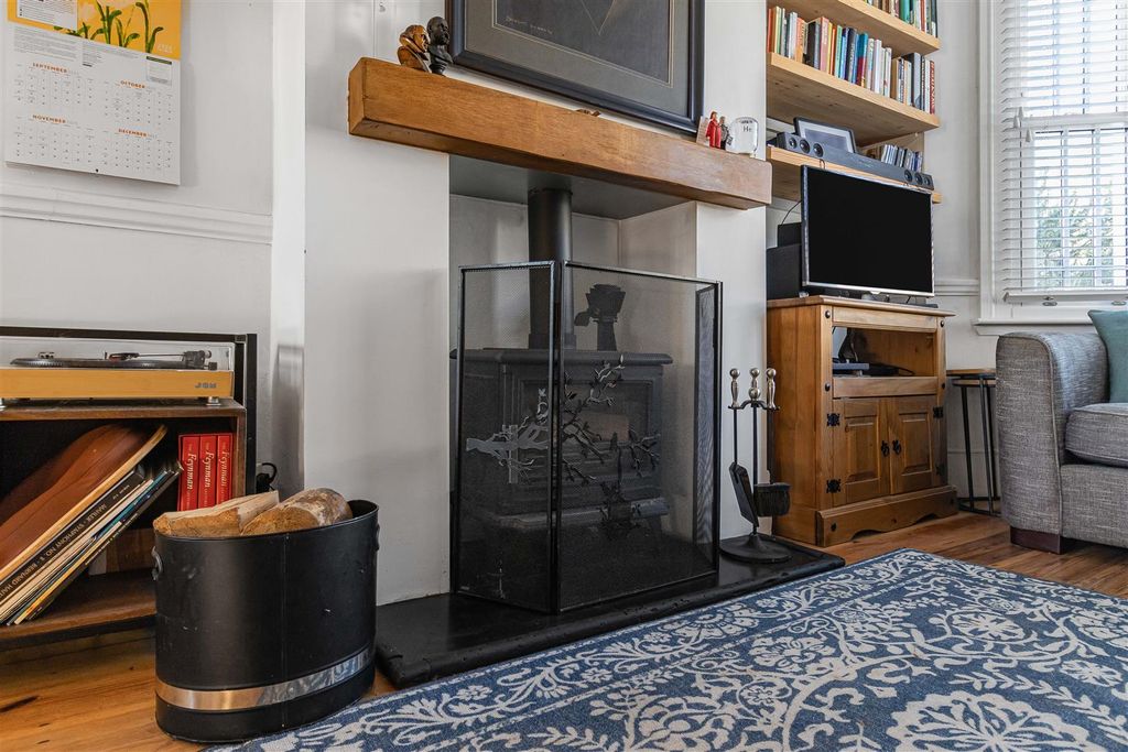 Property photo 3 of 19 22_74867.Jpg