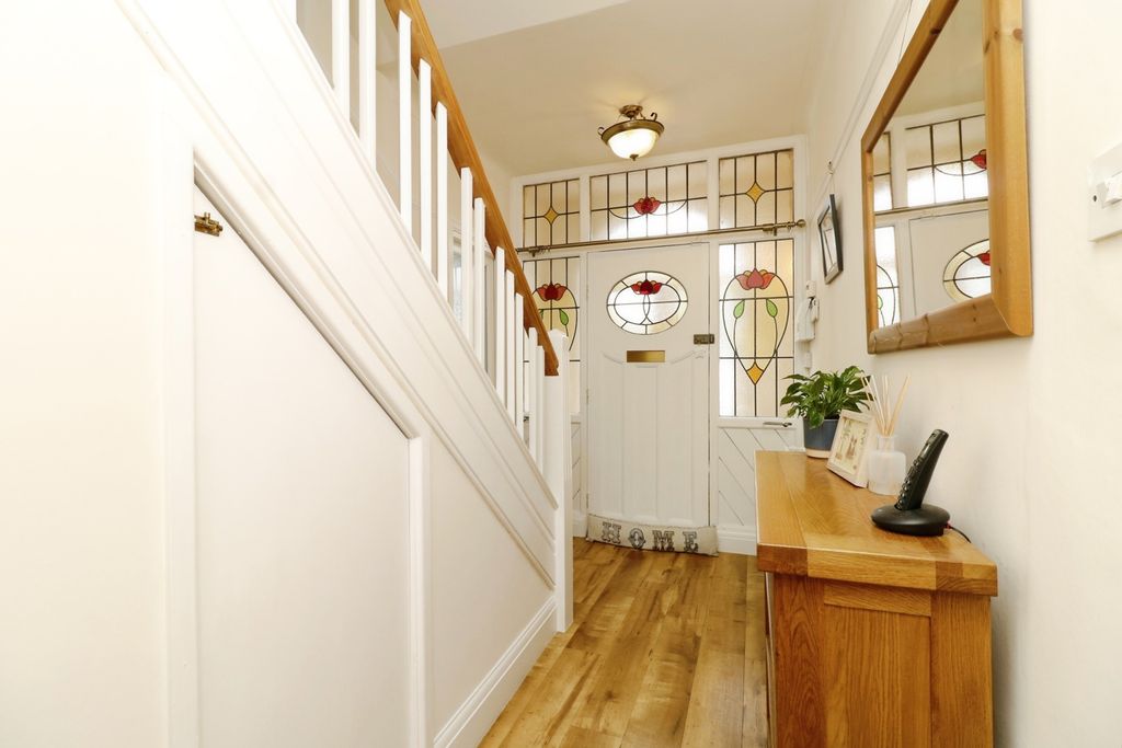 Property photo 2 of 17 Photo