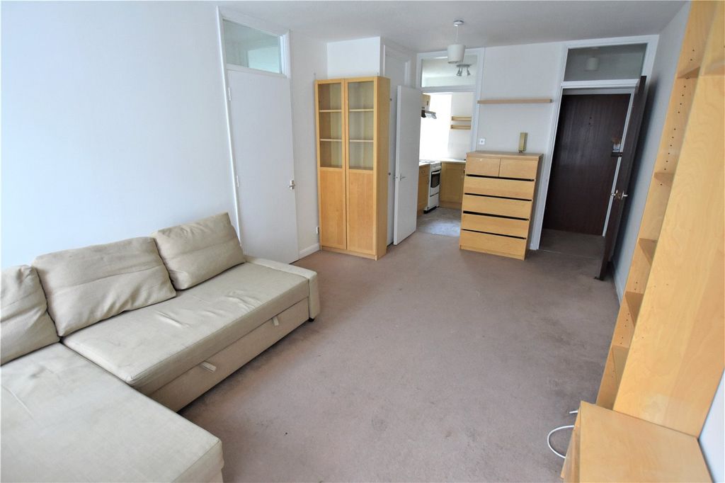 Property photo 2 of 6 Picture No. 12