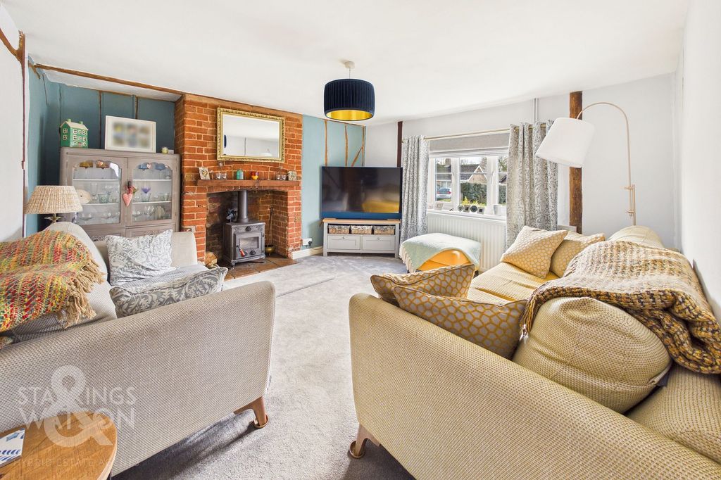 Property photo 2 of 20