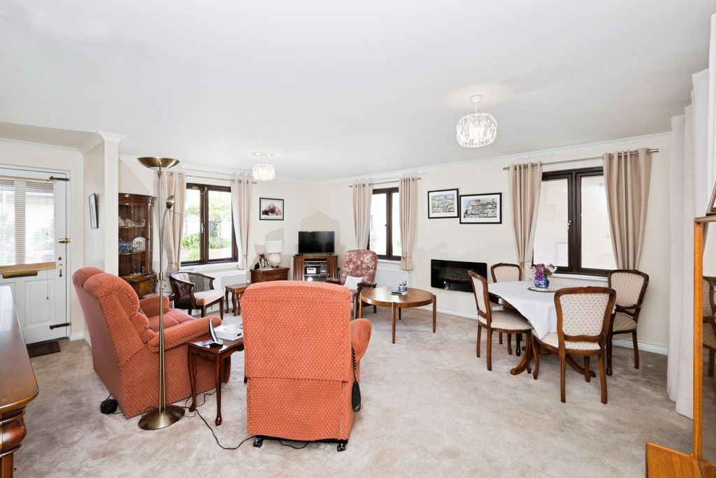 Property photo 3 of 17 Pbox-Img.Jpg