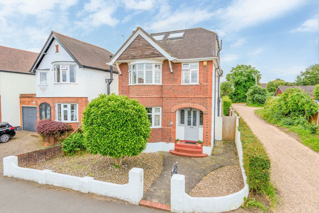 Property photo 1 of 18