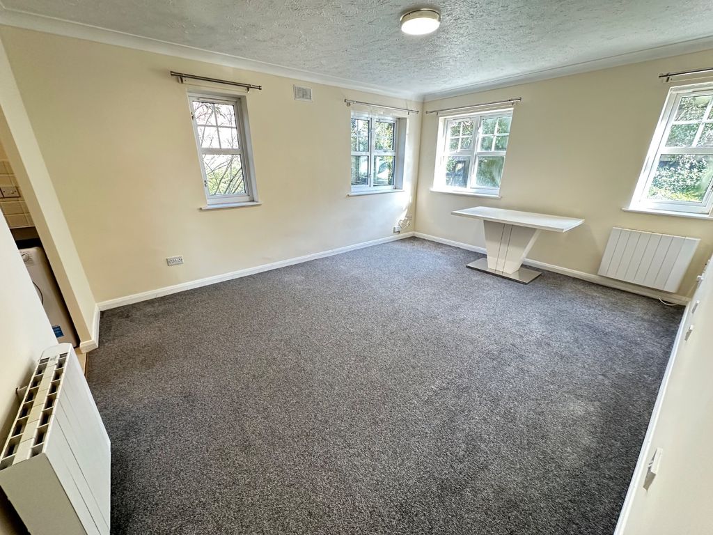 Property photo 2 of 8 4059172