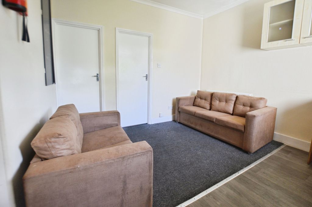 Property photo 1 of 8 Pbox-Img.Jpg