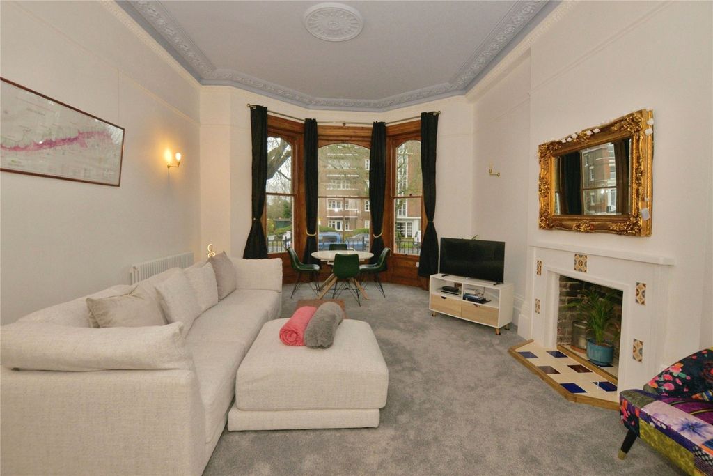 Property photo 2 of 17 Living Room