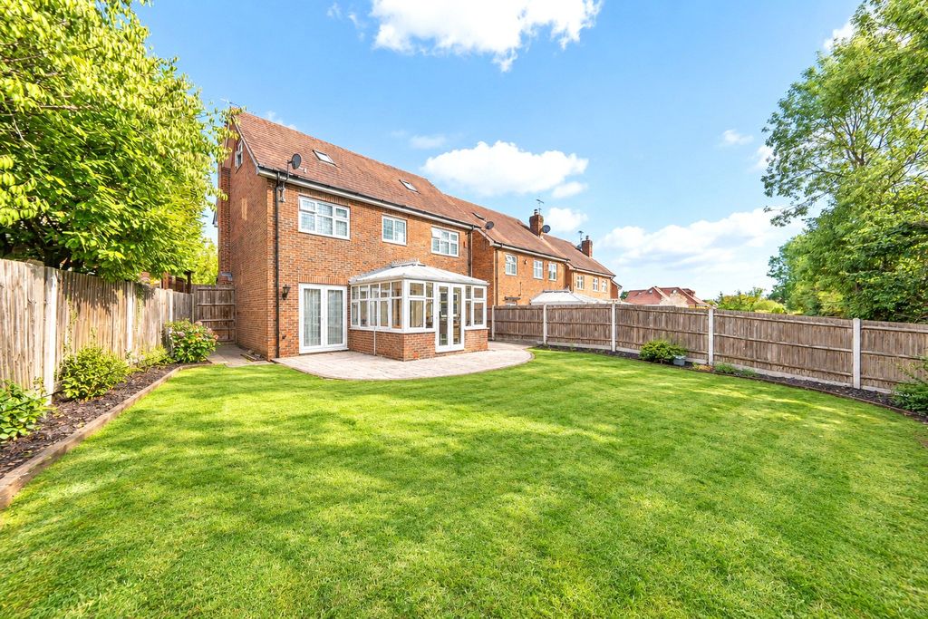 Property photo 2 of 20 Picture No. 27