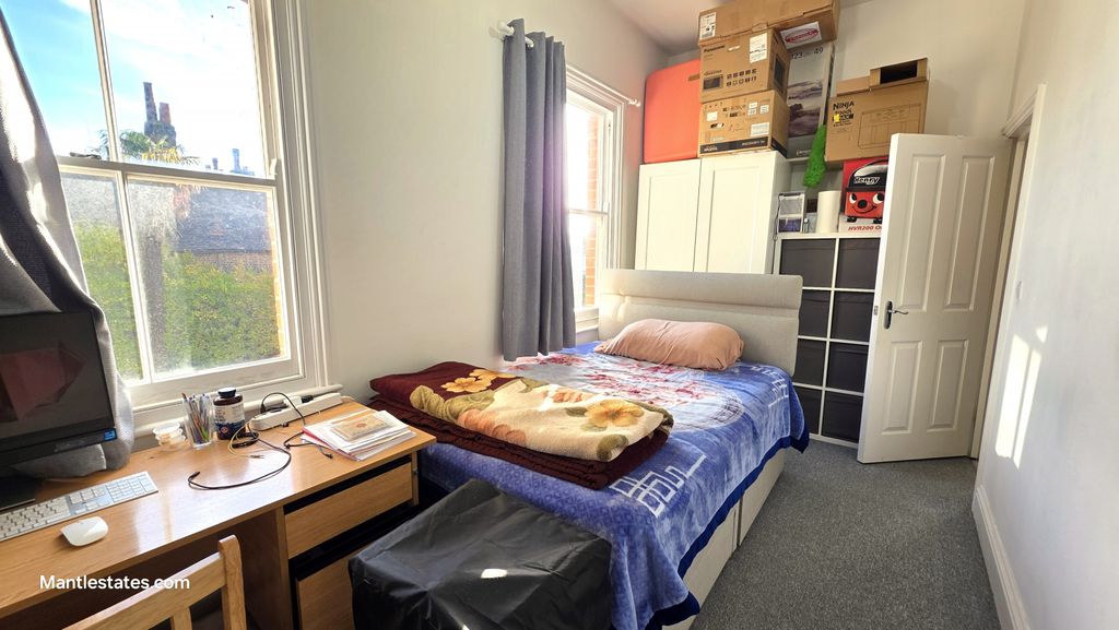 Property photo 3 of 12 Bedroom