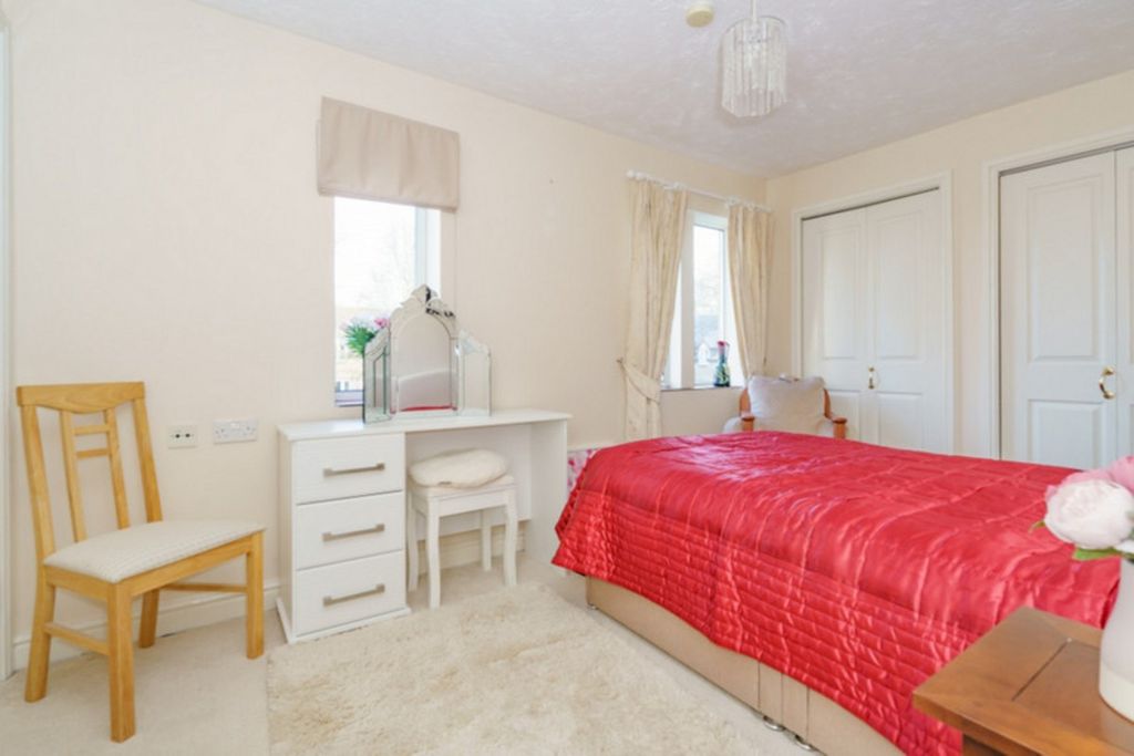 Property photo 3 of 12