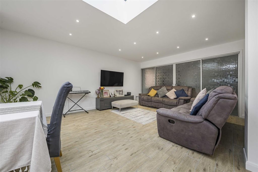 Property photo 2 of 17 Photo Oct 10 2025, 2 56 05 Pm.Jpg