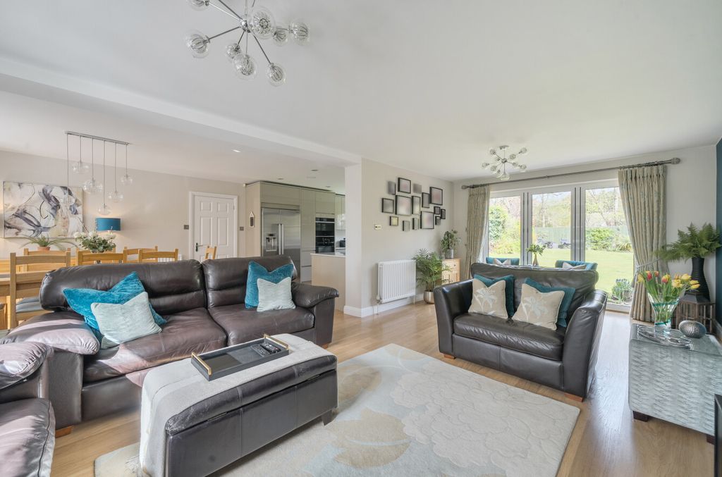 Property photo 2 of 35 1435665-12-69Ca8c...