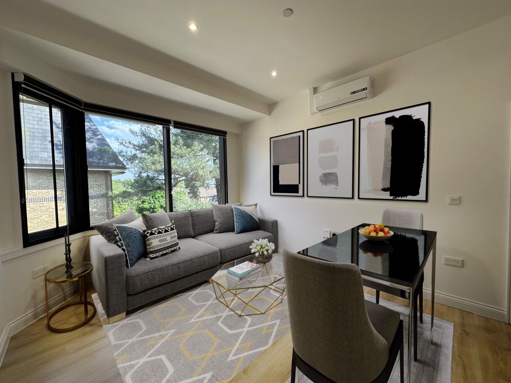 Property photo 1 of 9 Photo 7