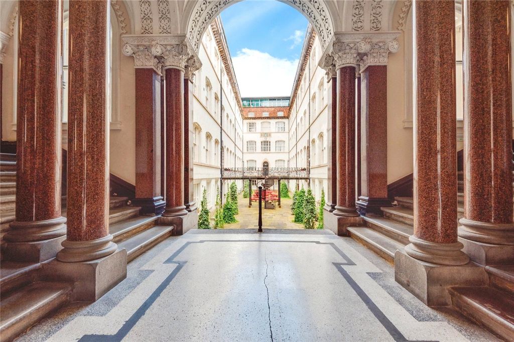 Property photo 2 of 23 Picture No. 14