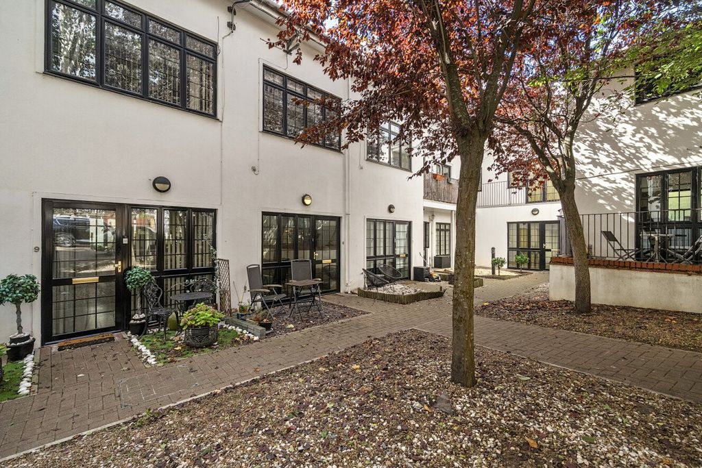 Property photo 1 of 19 Picture No. 03