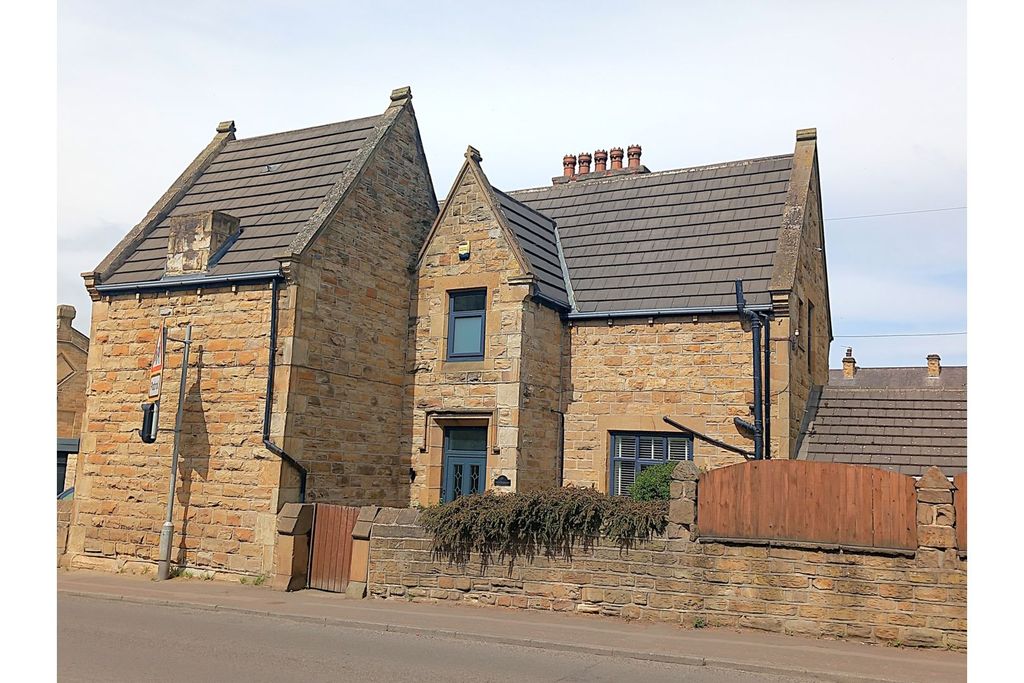 Property photo 1 of 21