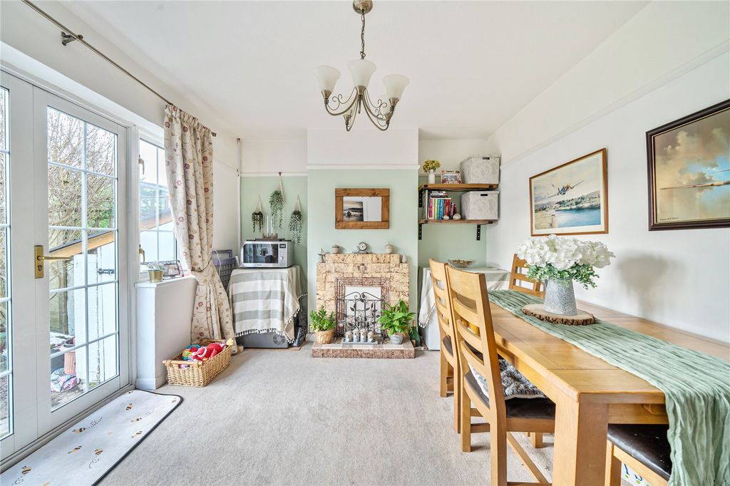 Property photo 2 of 23 Picture No. 18