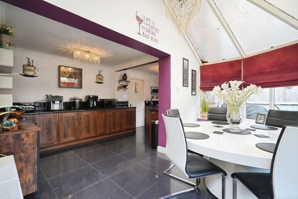Property photo 3 of 19 Pbox-Img.Jpg