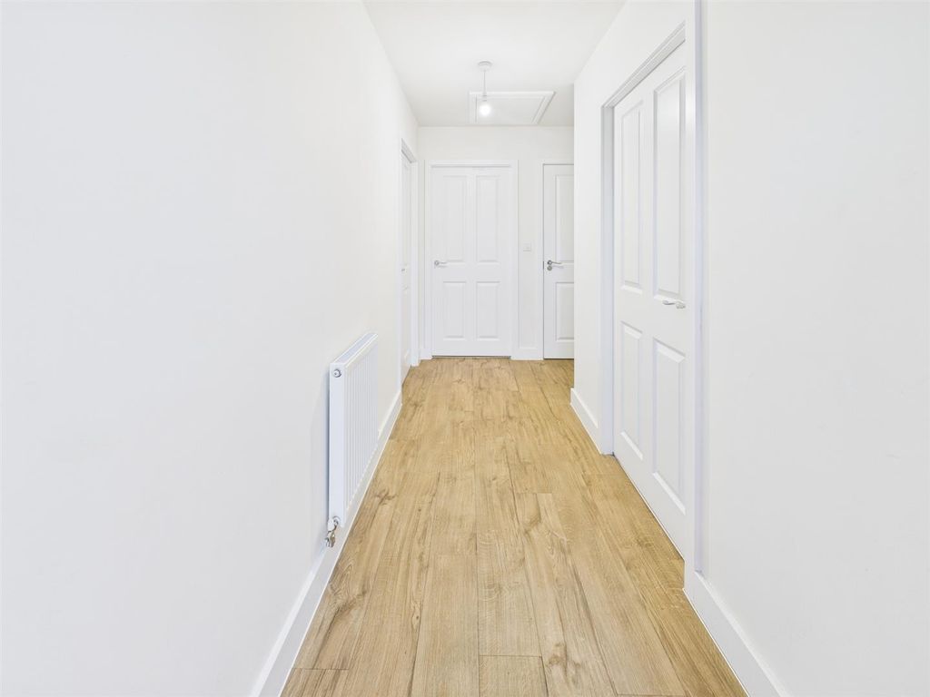 Property photo 2 of 13 Cam04063G0-Pr0139-Still005.Jpg