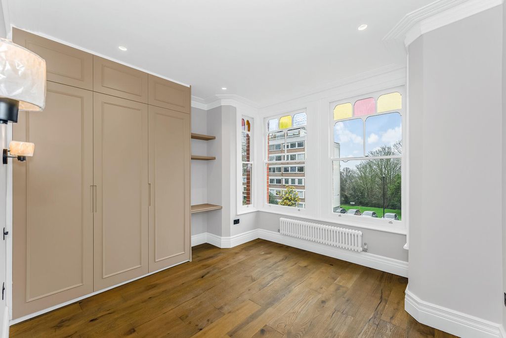 Property photo 1 of 26 Bedroom