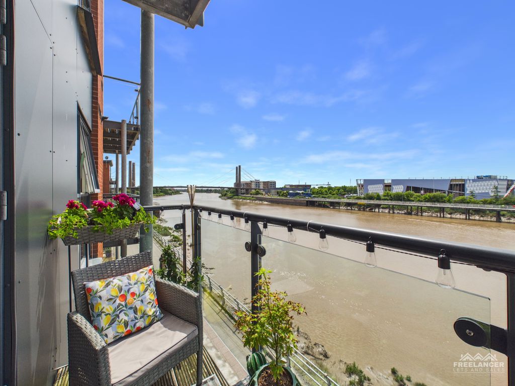 Property photo 3 of 12 Balcony