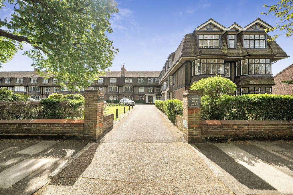 Property photo 3 of 25