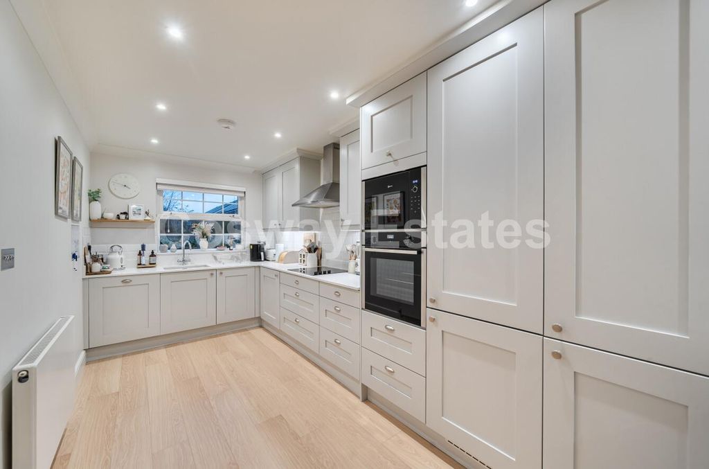 Property photo 2 of 20 8Eba094c-667E-426c-A14F-d3B9c2E372c9.Jpg