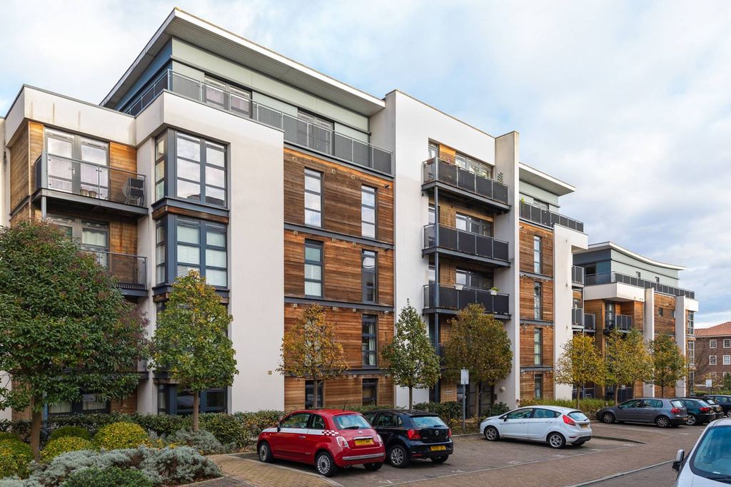 Property photo 2 of 12