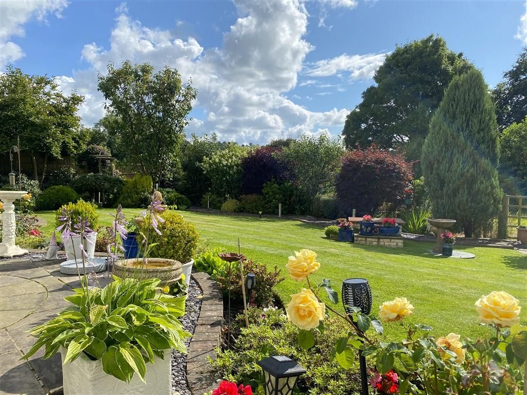 Property photo 3 of 44 Rear Gardens