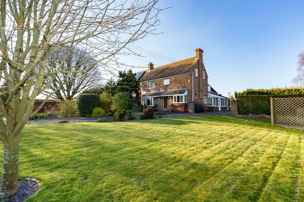 Property photo 1 of 21