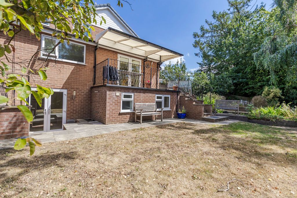 Property photo 1 of 27