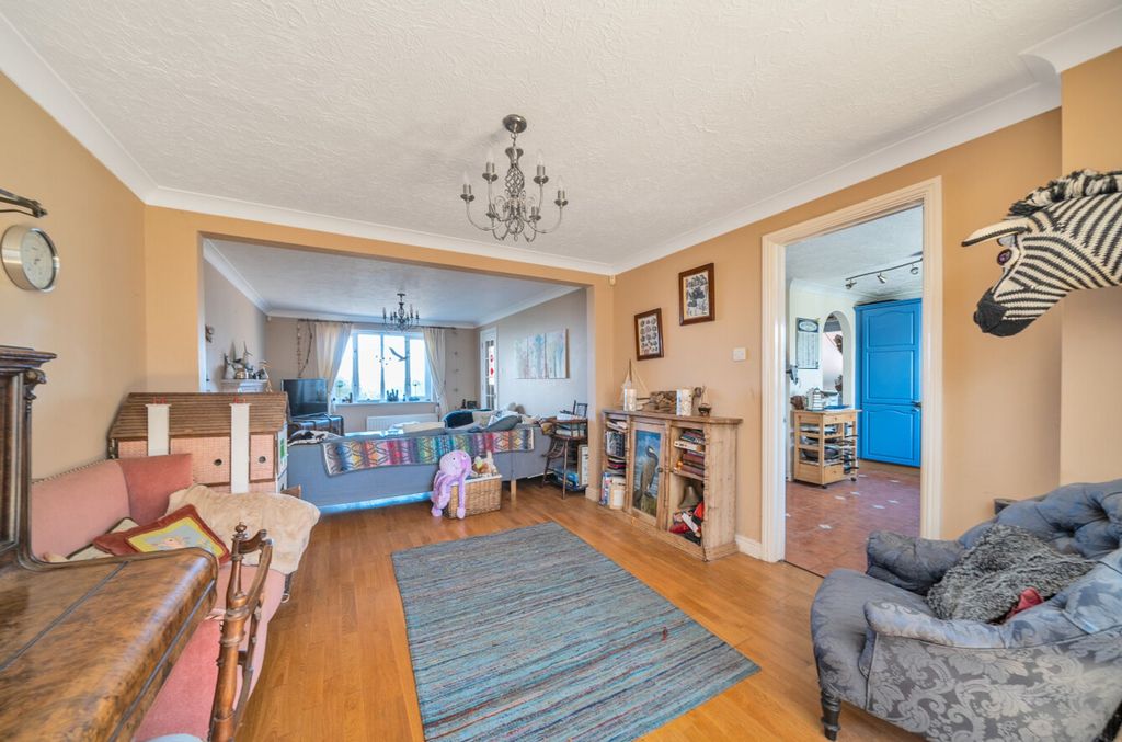 Property photo 3 of 18