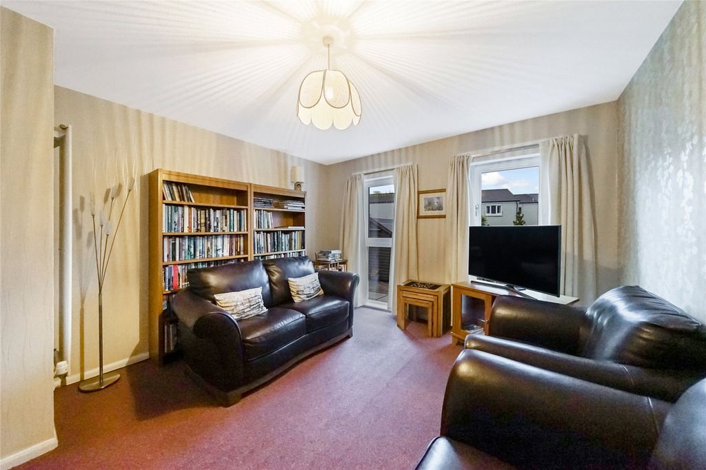 Property photo 2 of 22 Lounge