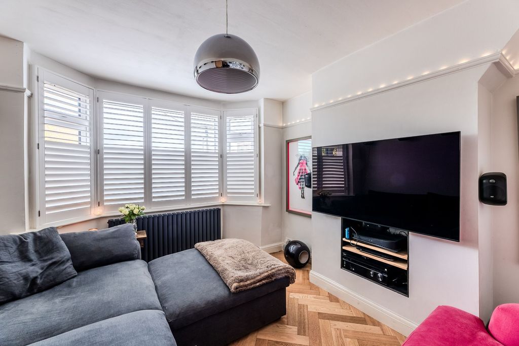 Property photo 2 of 36