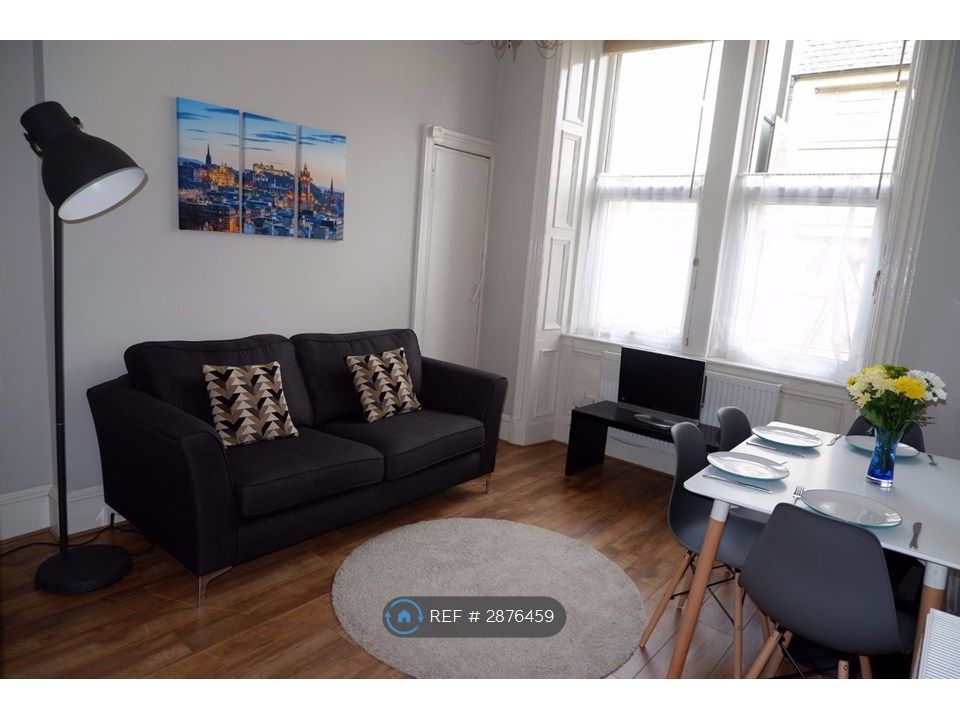 Property photo 3 of 21 Living Room