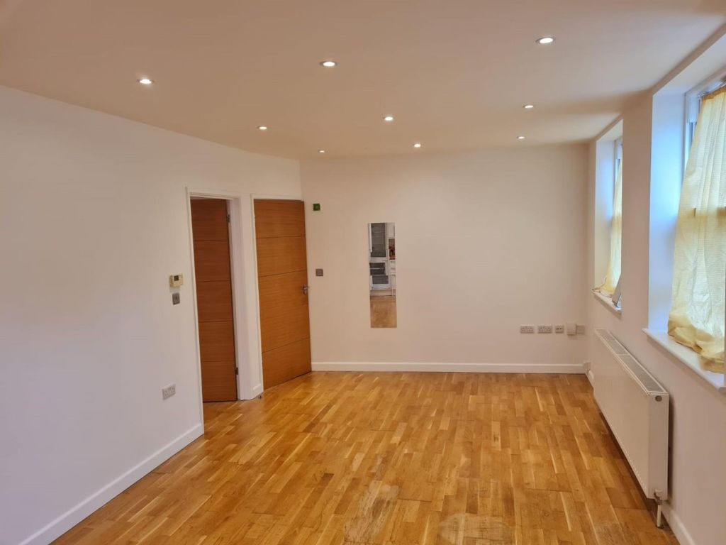 Property photo 3 of 5 Living Room