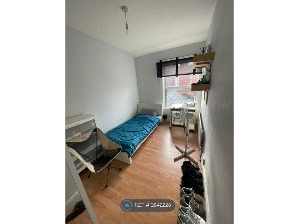 Property photo 3 of 13 Single Room