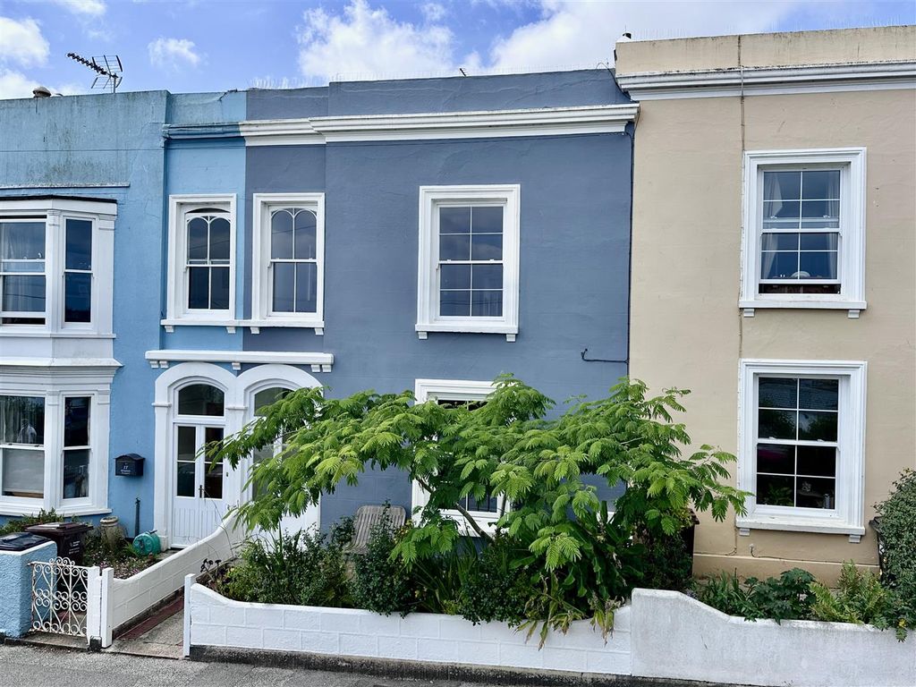 Property photo 1 of 27