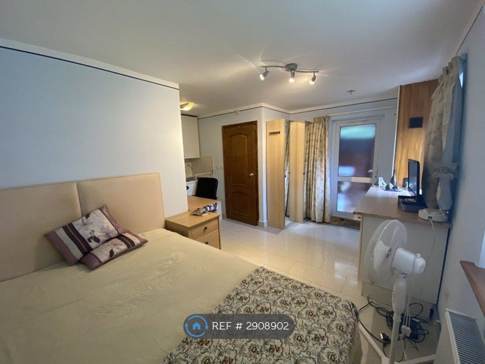 Property photo 1 of 4