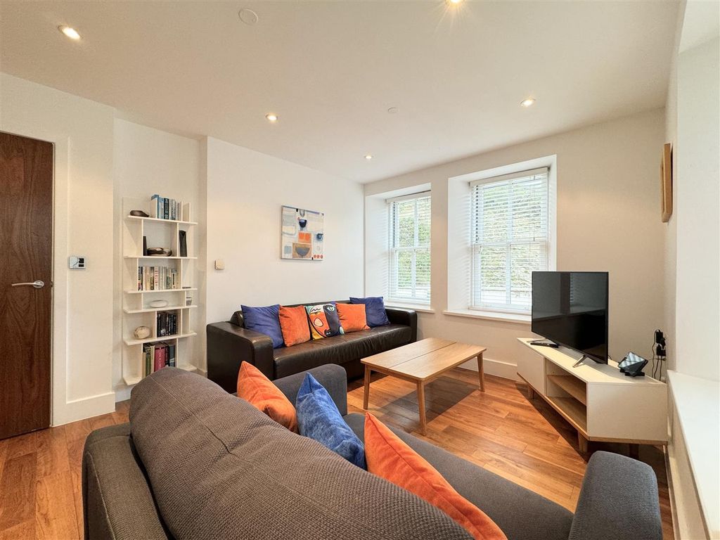 Property photo 2 of 16 Living/Dining