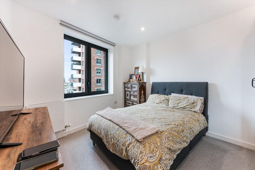 Property photo 3 of 16 Image