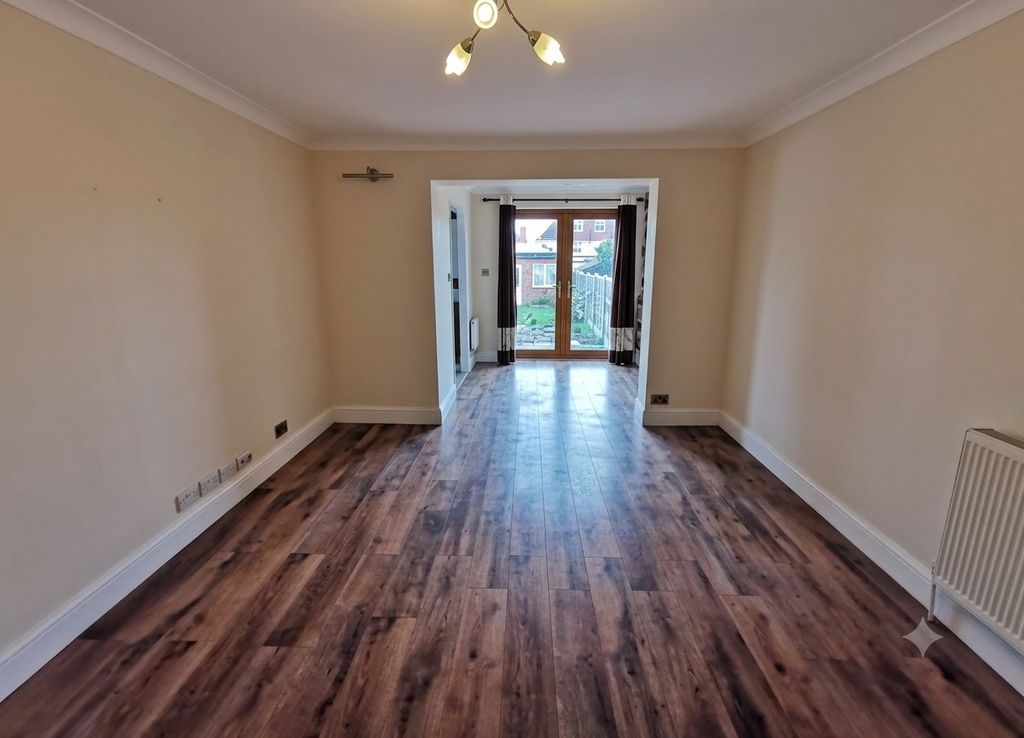 Property photo 2 of 12 Photo 11