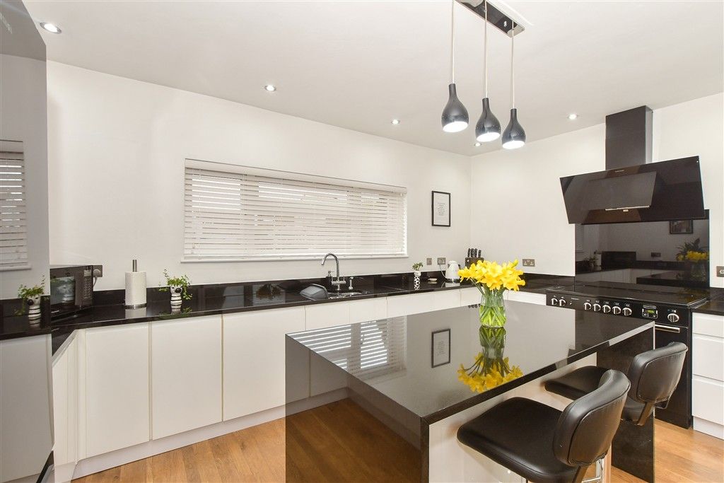 Property photo 2 of 14 Kitchen/Diner