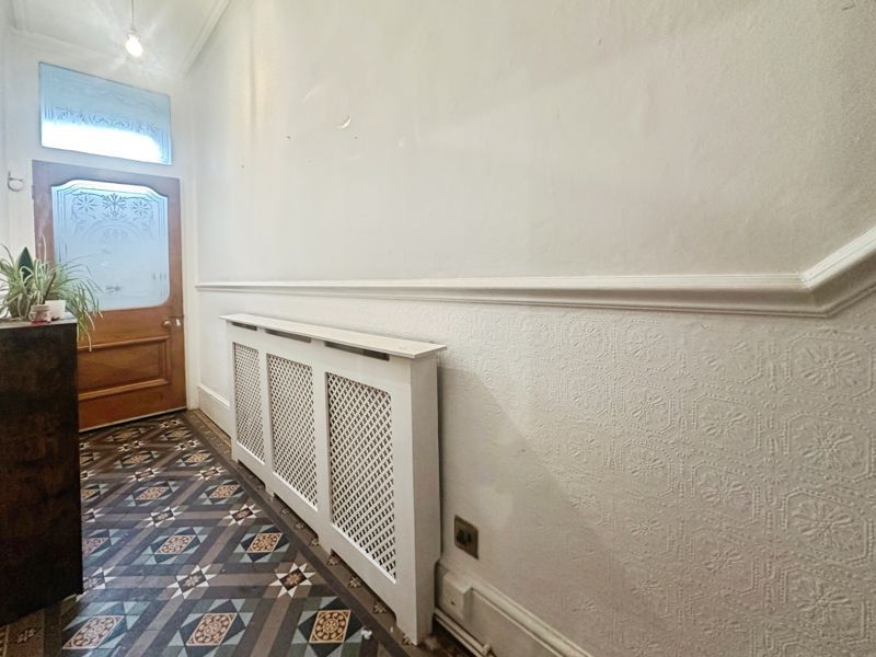 Property photo 2 of 18 Hallway