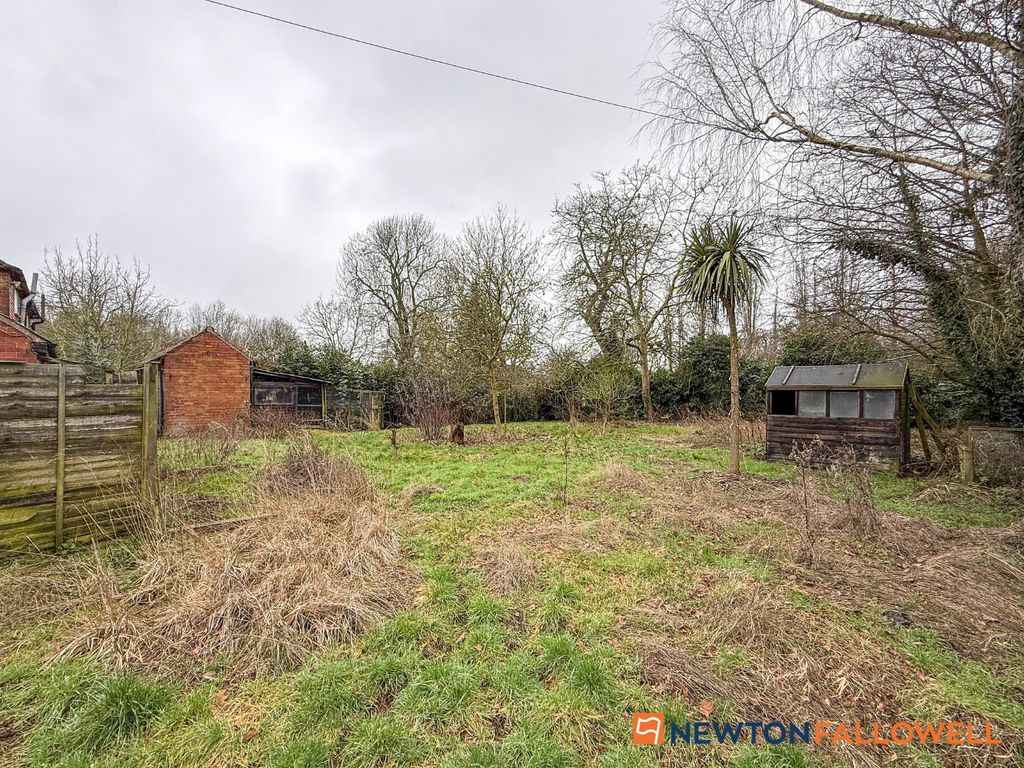 Property photo 3 of 12