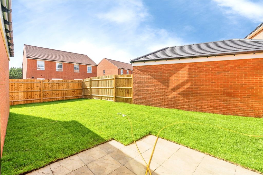 Property photo 2 of 18 Picture No. 13